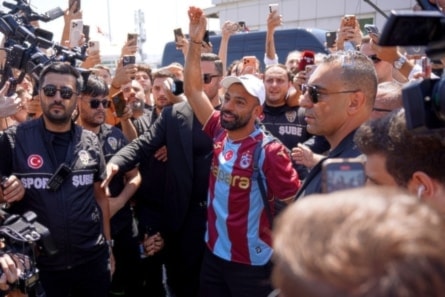 سيتقاضى صلاح راتباً سنويّاً يبلغ 17 مليون يورو، وفقاً لعدة وسائل إعلام تركية.