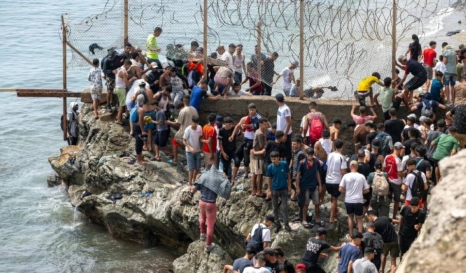 لا يزال ما ​بين 3000 ​و5000 ⁠مهاجر ⁠موجودين ​في ​سبتة وفق حاكم المدينة (من الويب)