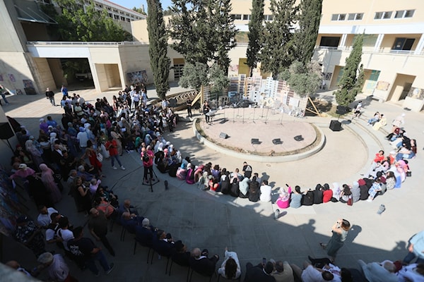 طلاب في كلية الفنون في الجامعة اللبنانية (مروان بو حيدر)