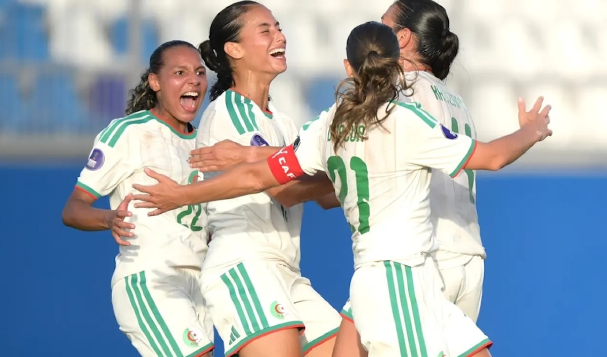 تأهّلَ منتخب الجزائر للسيدات للمرة الأولى إلى نصف نهائي كأس أمم إفريقيا لكرة القدم.