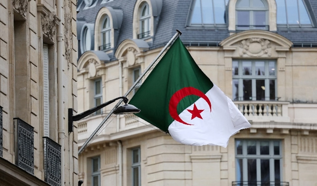 قالت الجزائر إنها لم تدخر جهداً في تحذير الجانب الإماراتي من عواقب تصرفاته الاستفزازية (رويترز)