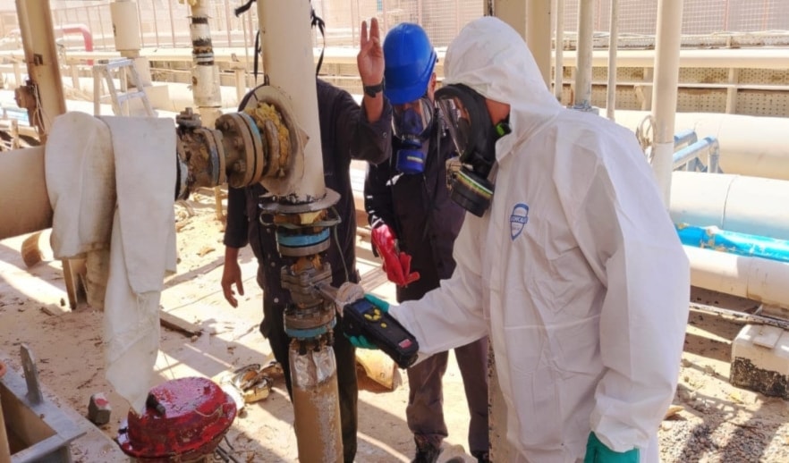 قرب العاملين من نقطة تسرّب الأمونيا أدى إلى تعرضهم للاختناق رغم إجراءات السلامة (من الويب)