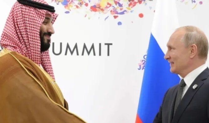 تبادل الجانبان وجهات النظر ​بالتفصيل حول الوضع في الشرق الأوسط وفق الكرملين (رويترز)