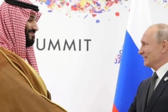 تبادل الجانبان وجهات النظر ​بالتفصيل حول الوضع في الشرق الأوسط وفق الكرملين (رويترز)