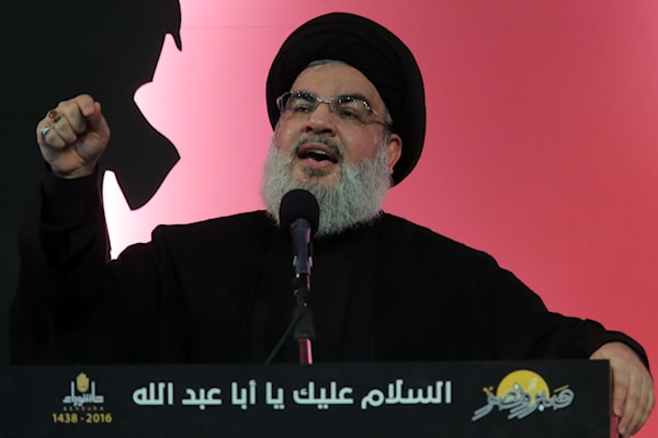 الشهيد السيد حسن نصر الله في ليلة العاشر من محرّم عام 2016 (هيثم الموسوي)