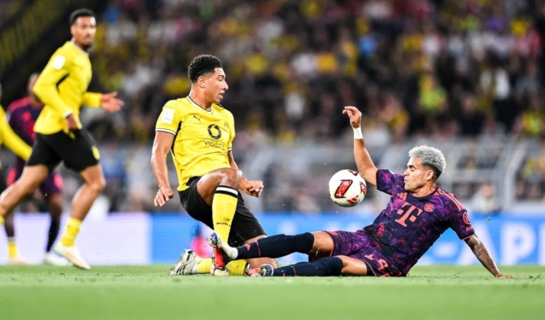 أعطت كأس السوبر إنذاراً مبكراً حين بدأ دورتموند يومها بـ1-3-4-2-1 مقابل 1-4-2-3-1 لبايرن، وخسرَ 2-1