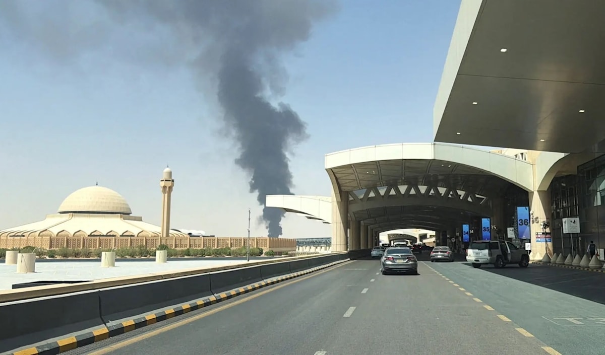 صنعاء تواصل ضرب الأهداف النفطية والعسكرية في السعودية (أ ف ب)