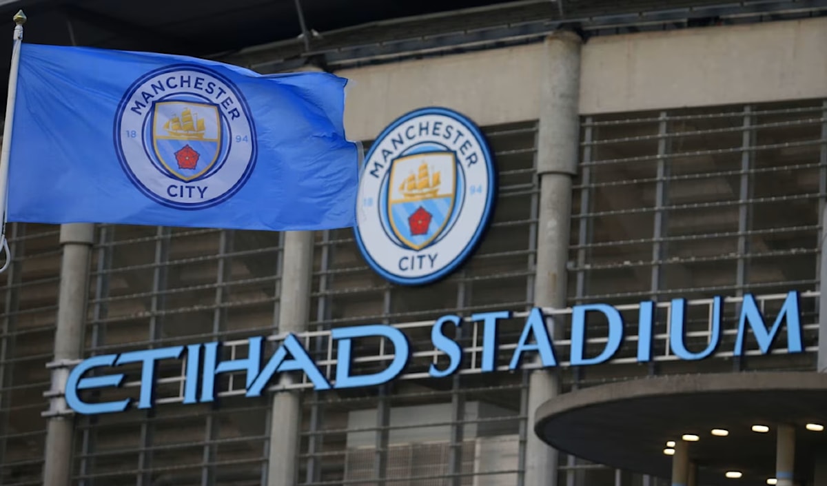 أعلنت رابطة الدوري الإنكليزي أنّ مانشستر سيتي أُدين بجميع التهم المتعلّقة بانتهاكاتٍ للقواعد المالية للدوري