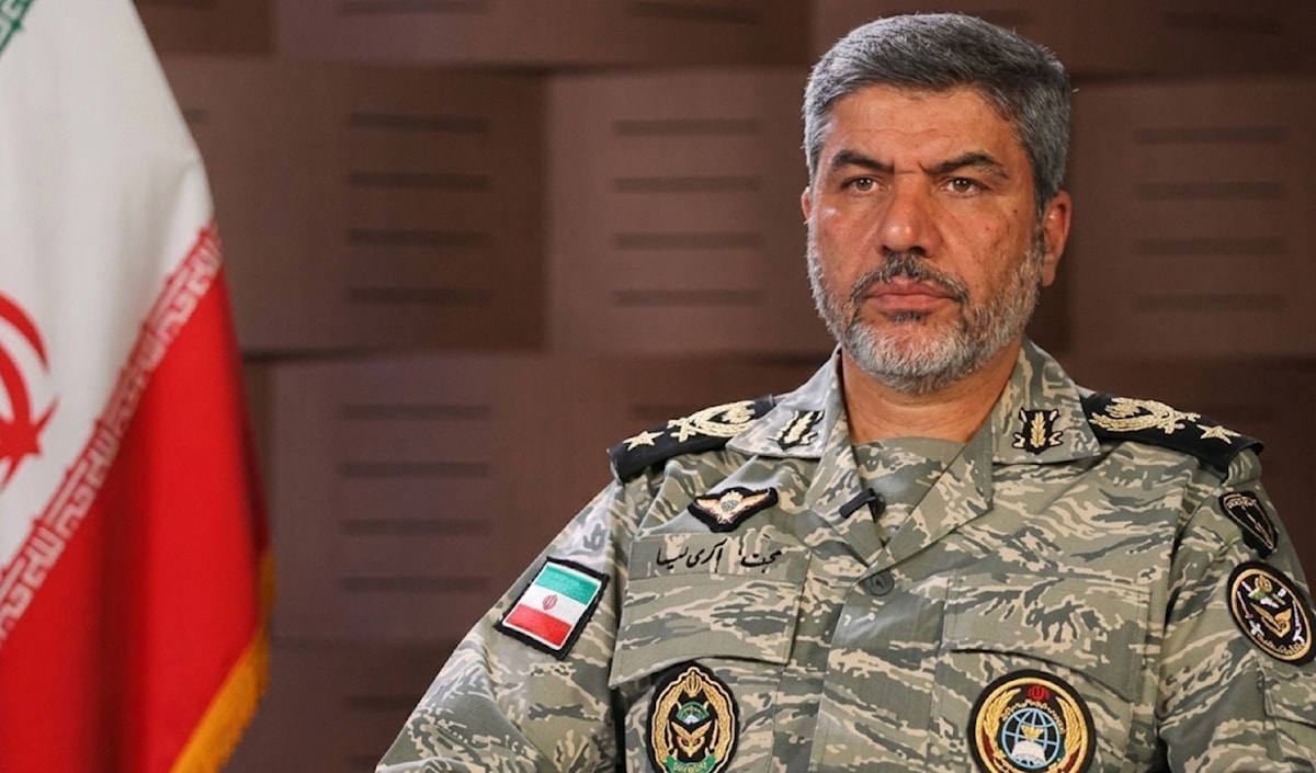 المتحدث باسم الجيش الإيراني العميد محمد أكرمي نيا. (من الويب)
