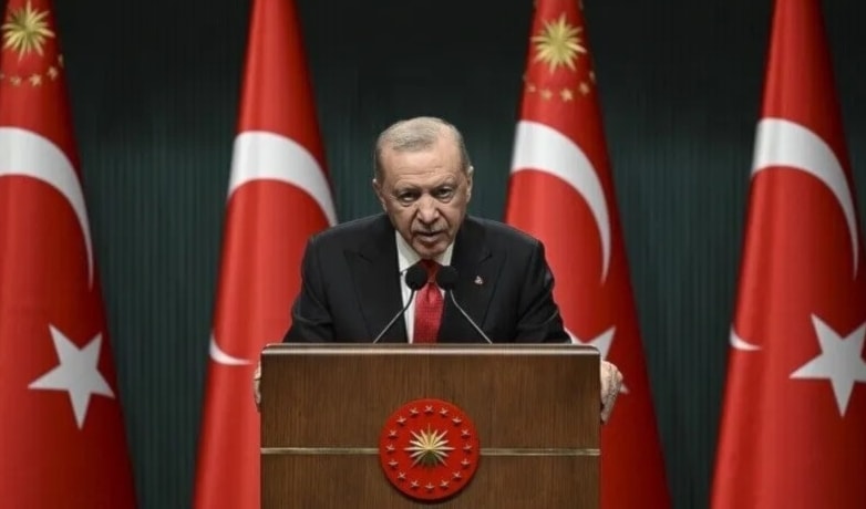 إردوغان متحدثاً بعد اجتماع الحكومة (الأناضول)