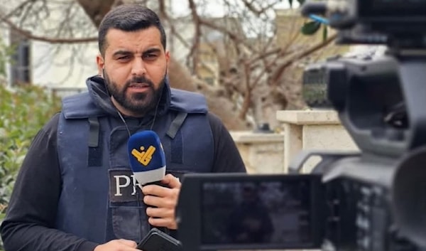أصيب مراسل قناة «المنار» علي شبيب وزميله المصور محمد برجاوي خلال وجودهما في النبطية